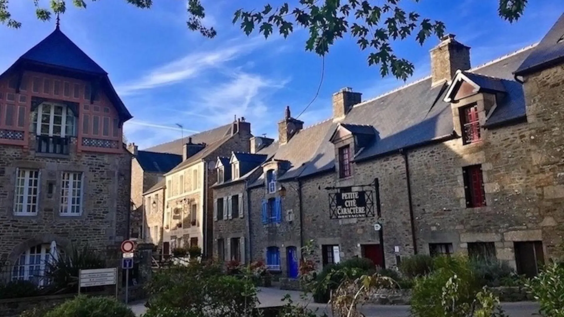 Holiday home La Petite Madeleine Is A Charming 2 Bedroom Pet Friendly Gite Situated On Dinan Port France