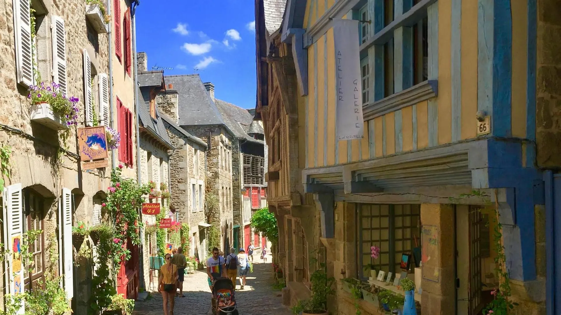 Holiday home La Petite Madeleine Is A Charming 2 Bedroom Pet Friendly Gite Situated On Dinan Port