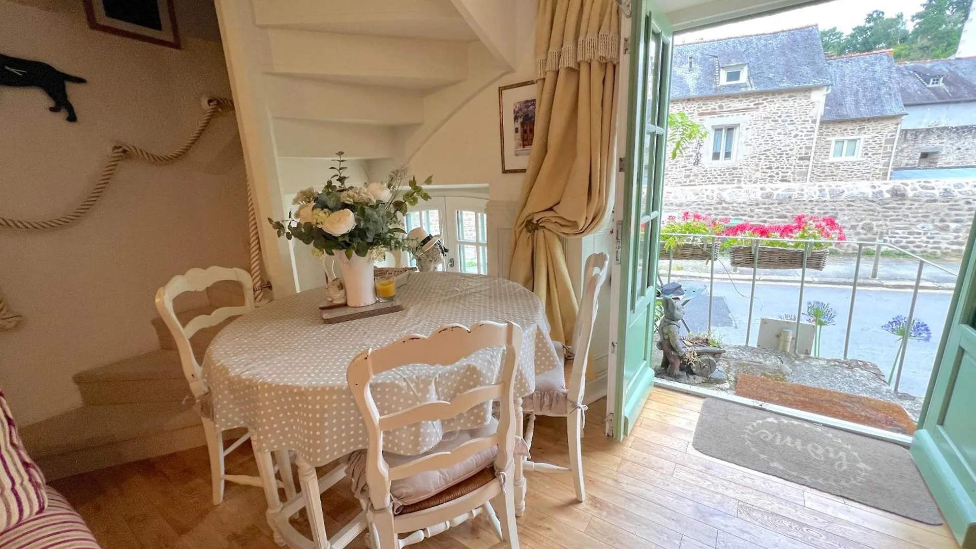 Holiday home La Petite Madeleine Is A Charming 2 Bedroom Pet Friendly Gite Situated On Dinan Port
