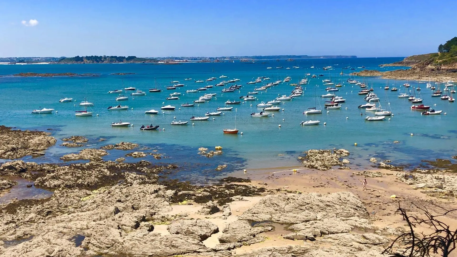La Petite Madeleine Is A Charming 2 Bedroom Pet Friendly Gite Situated On Dinan Port France
