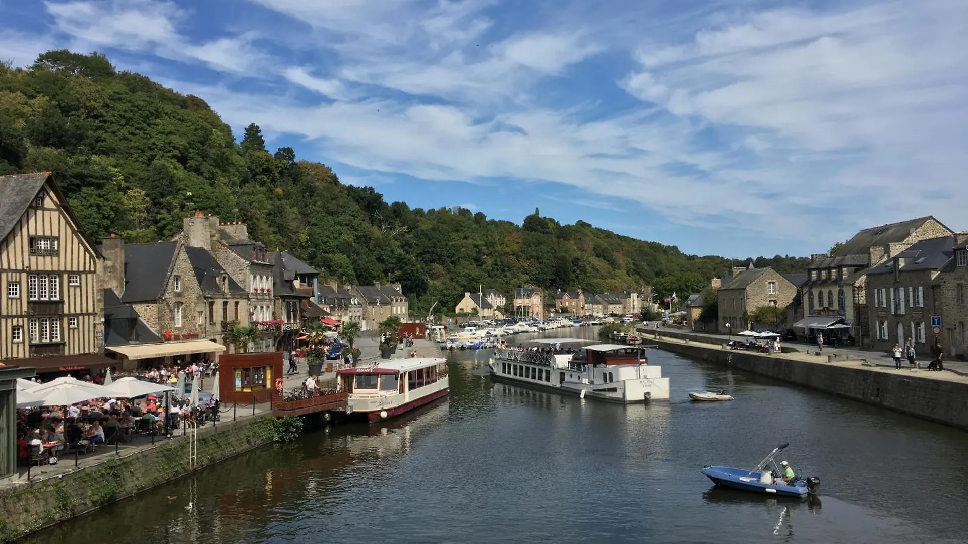 La Petite Madeleine Is A Charming 2 Bedroom Pet Friendly Gite Situated On Dinan Port 0*,  France