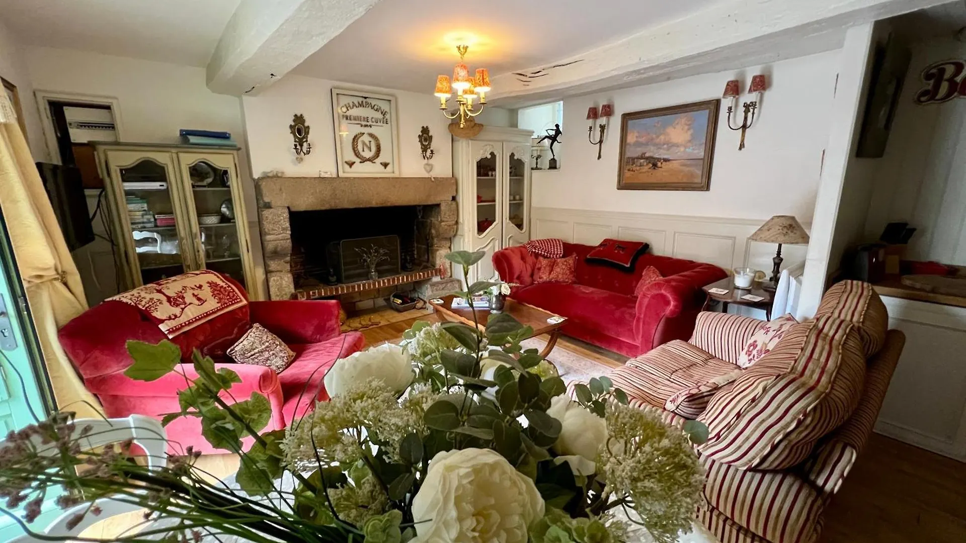 Holiday home La Petite Madeleine Is A Charming 2 Bedroom Pet Friendly Gite Situated On Dinan Port